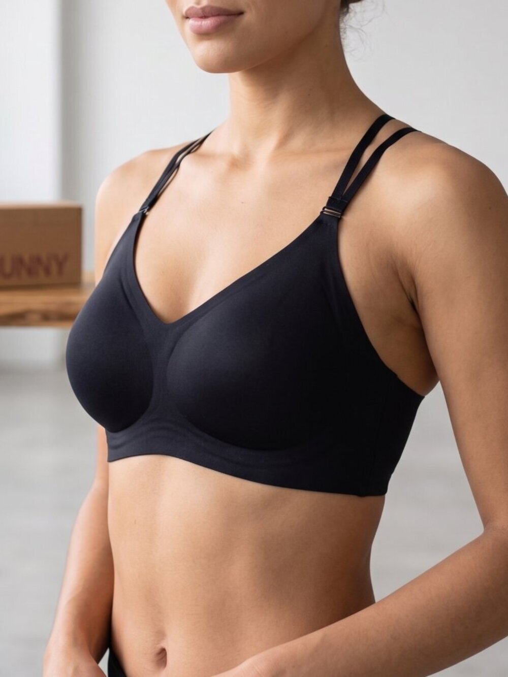 NIB | EASYBUNNY Seamless Wireless Racerback Bra | Black | Medium